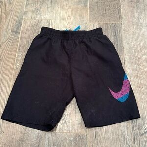 Nike Boys Black Swim Trunks Size Medium